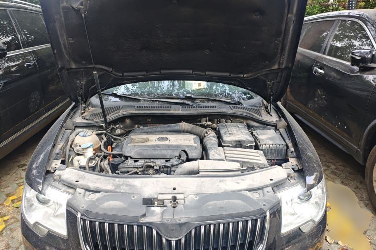 Used Skoda Superb 2009 1.8TSI Automatic Elegant Edition Engine Bay