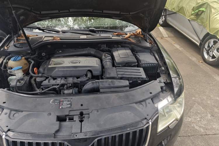 Used Skoda Superb 2009 1.8 TSI Manual Zhiya Edition Engine Bay Left