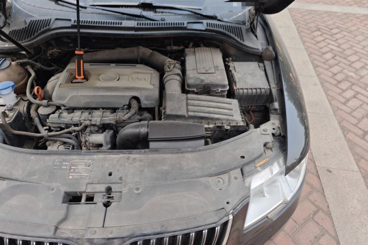 Used Skoda Superb 2009 2.0 TSI Automatic Luxury Edition Engine Bay Left