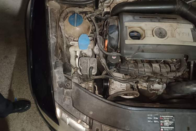 Used Skoda Superb 2009 1.8TSI Automatic Luxury Edition Engine Bay Right