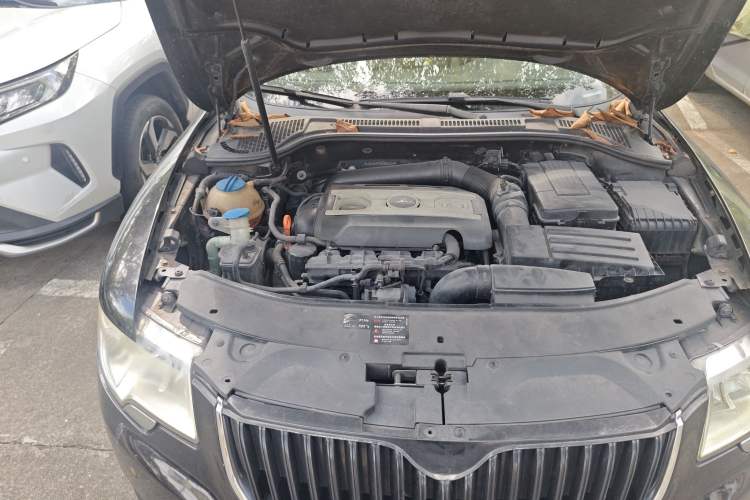 Used Skoda Superb 2009 1.8 TSI Manual Zhiya Edition Engine Bay Right