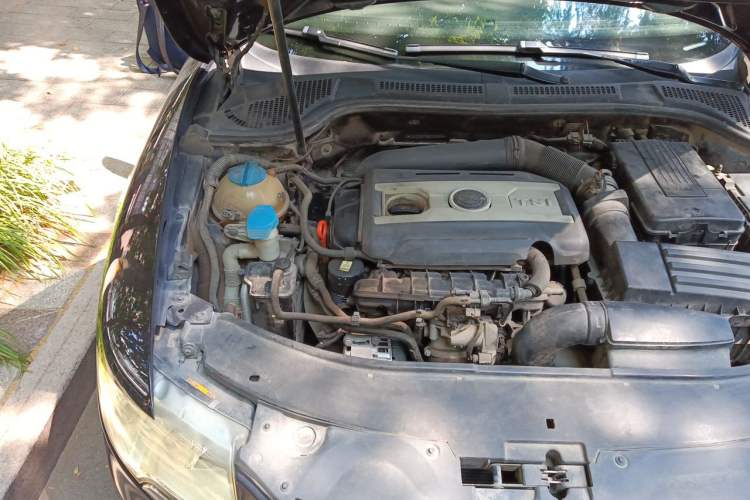 Used Skoda Superb 2009 2.0 TSI Automatic Luxury Edition Engine Bay Right