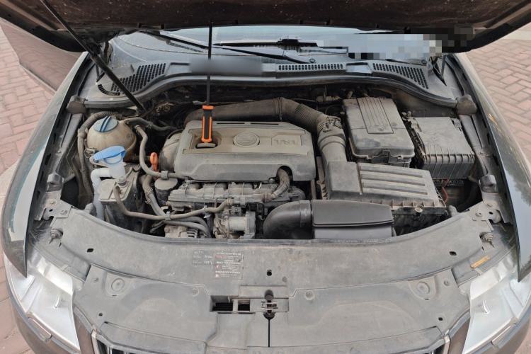 Used Skoda Superb 2009 2.0 TSI Automatic Luxury Edition Engine Bay
