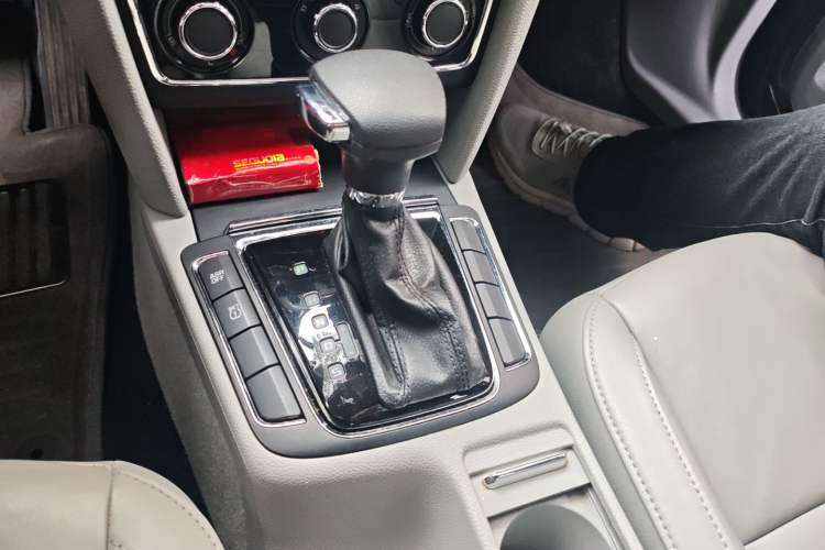 Used Skoda Superb 2009 1.8TSI Automatic Elegant Edition Gear Lever