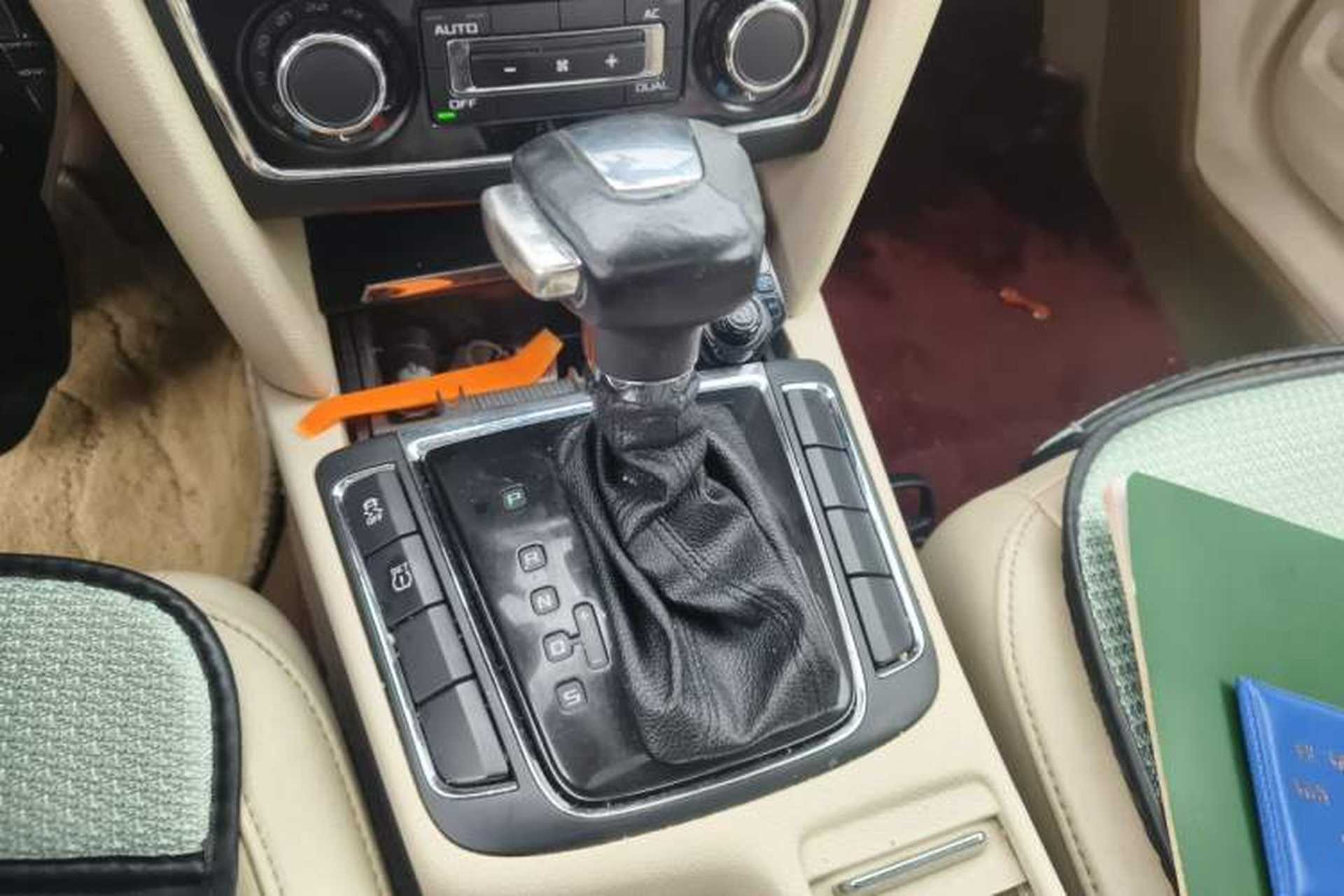 Used Skoda Superb 2009 1.8TSI Automatic Prestige Edition Gear Lever
