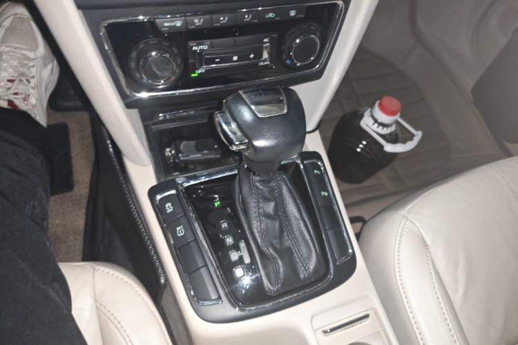 Used Skoda Superb 2009 1.8TSI Automatic Prestige Edition Gear Lever