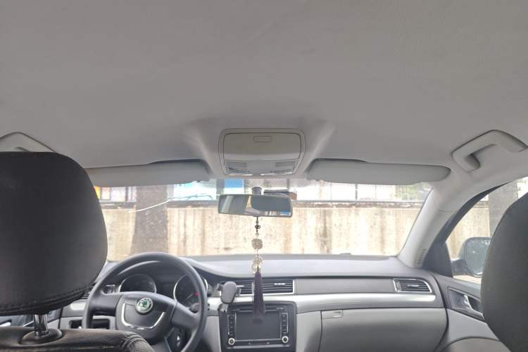 Used Skoda Superb 2009 1.8 TSI Manual Zhiya Edition Headliner