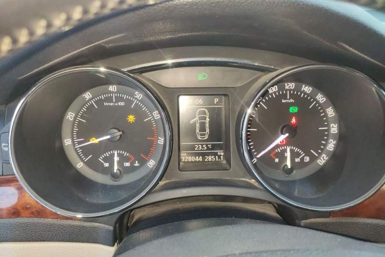 Used Skoda Superb 2009 1.8TSI Automatic Prestige Edition Instrument Cluster