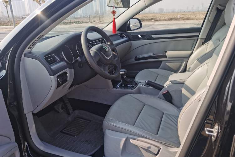 Used Skoda Superb 2009 1.8TSI Automatic Elegant Edition Interior 1