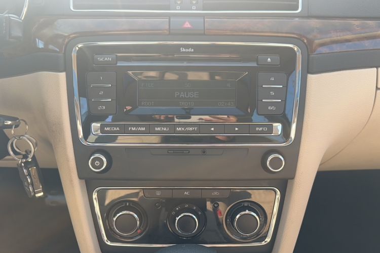 Used Skoda Superb 2009 1.8TSI Automatic Elegant Edition Interior 1