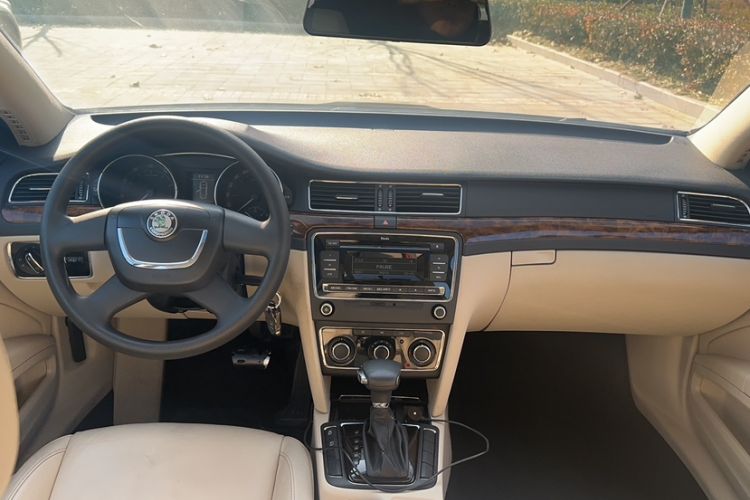 Used Skoda Superb 2009 1.8TSI Automatic Elegant Edition Interior 5