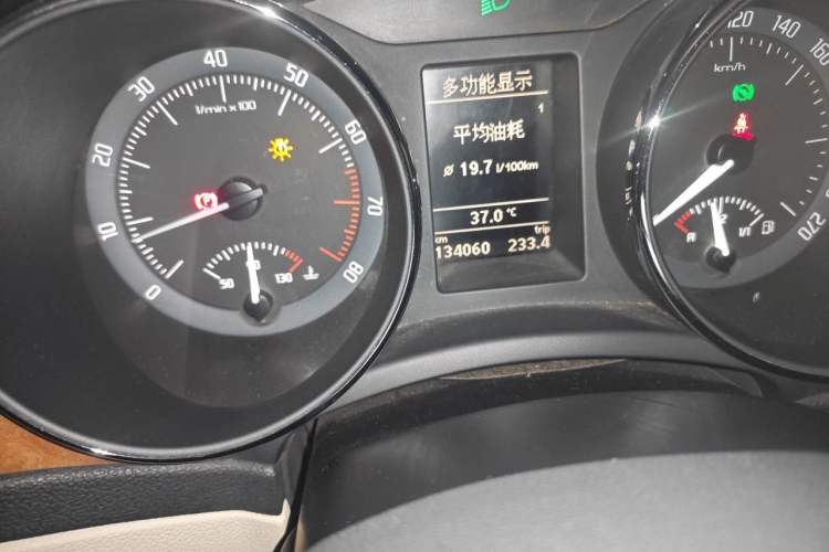 Used Skoda Superb 2009 1.8TSI Automatic Prestige Edition Odometer Close Up