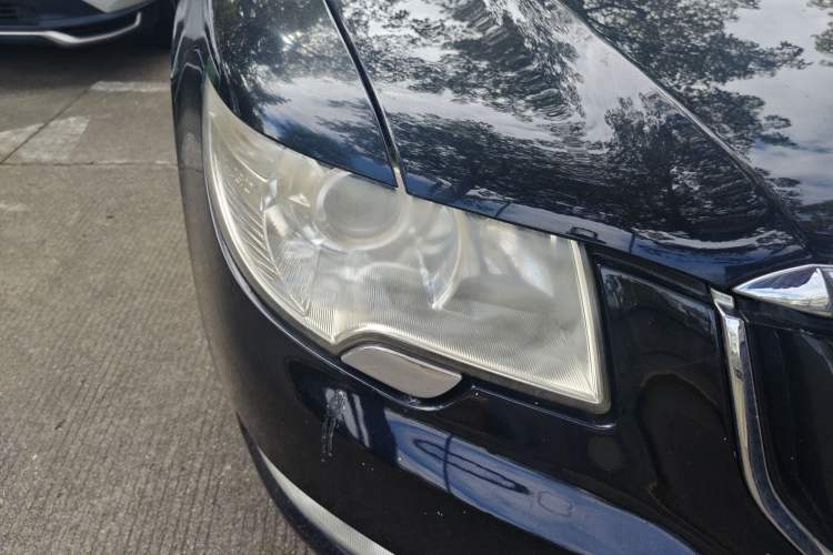 Used Skoda Superb 2009 1.8 TSI Manual Zhiya Edition Right Front Headlight