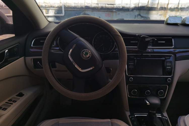 Used Skoda Superb 2009 1.8TSI Automatic Elegant Edition Steering Wheel