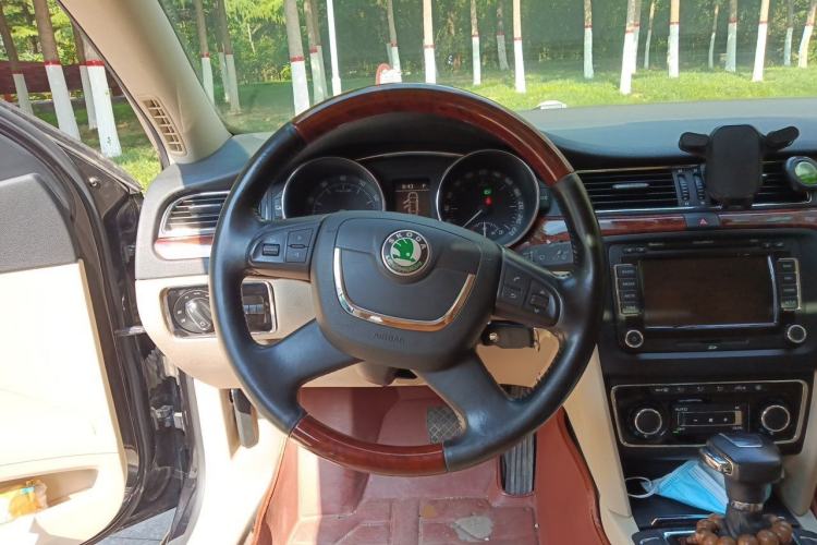 Used Skoda Superb 2009 2.0 TSI Automatic Luxury Edition Steering Wheel