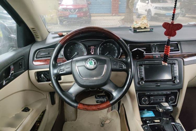 Used Skoda Superb 2009 2.0 TSI Automatic Luxury Edition Steering Wheel
