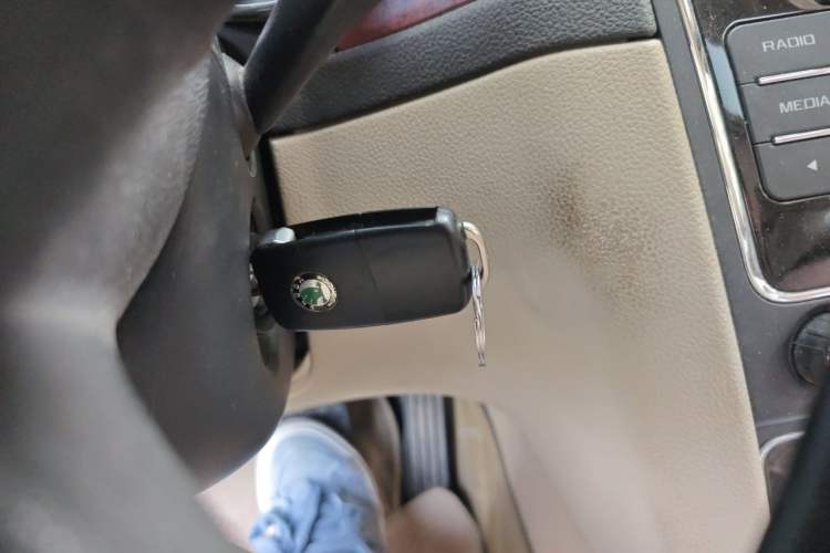 Used Skoda Superb 2009 1.8TSI Automatic Elegant Edition Vehicle Key