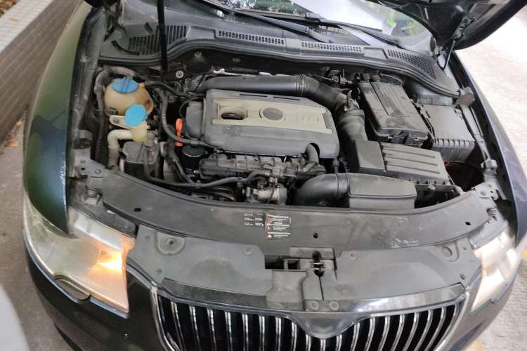 Used Skoda Superb 2009 1.8TSI Automatic Luxury Edition Engine Bay