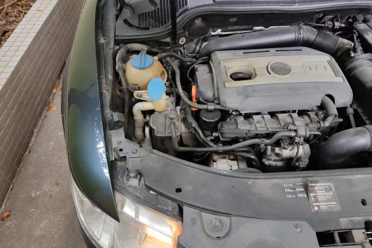 Used Skoda Superb 2009 1.8TSI Automatic Luxury Edition Engine Bay Right
