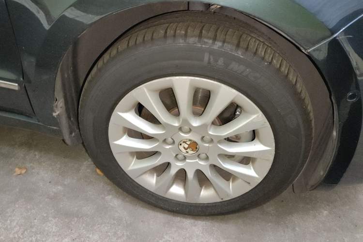 Used Skoda Superb 2009 1.8TSI Automatic Luxury Edition Right Front Wheel Hub