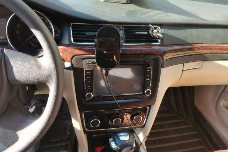 Used Skoda Superb 2009 1.8TSI Automatic Elegant Edition Audio And AC Panel