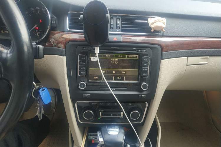 Used Skoda Superb 2009 1.8TSI Automatic Luxury Edition Audio And AC Panel