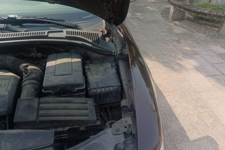 Used Skoda Superb 2009 2.0 TSI Automatic Luxury Edition Engine Bay Left