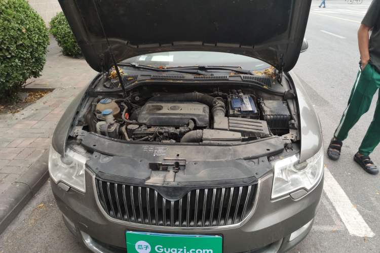 Used Skoda Superb 2009 1.8TSI Automatic Prestige Edition Engine Bay