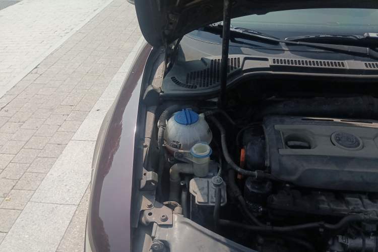 Used Skoda Superb 2009 2.0 TSI Automatic Luxury Edition Engine Bay Right