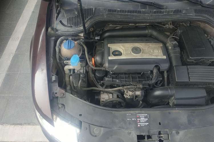Used Skoda Superb 2009 1.8TSI Automatic Luxury Edition Engine Bay Right