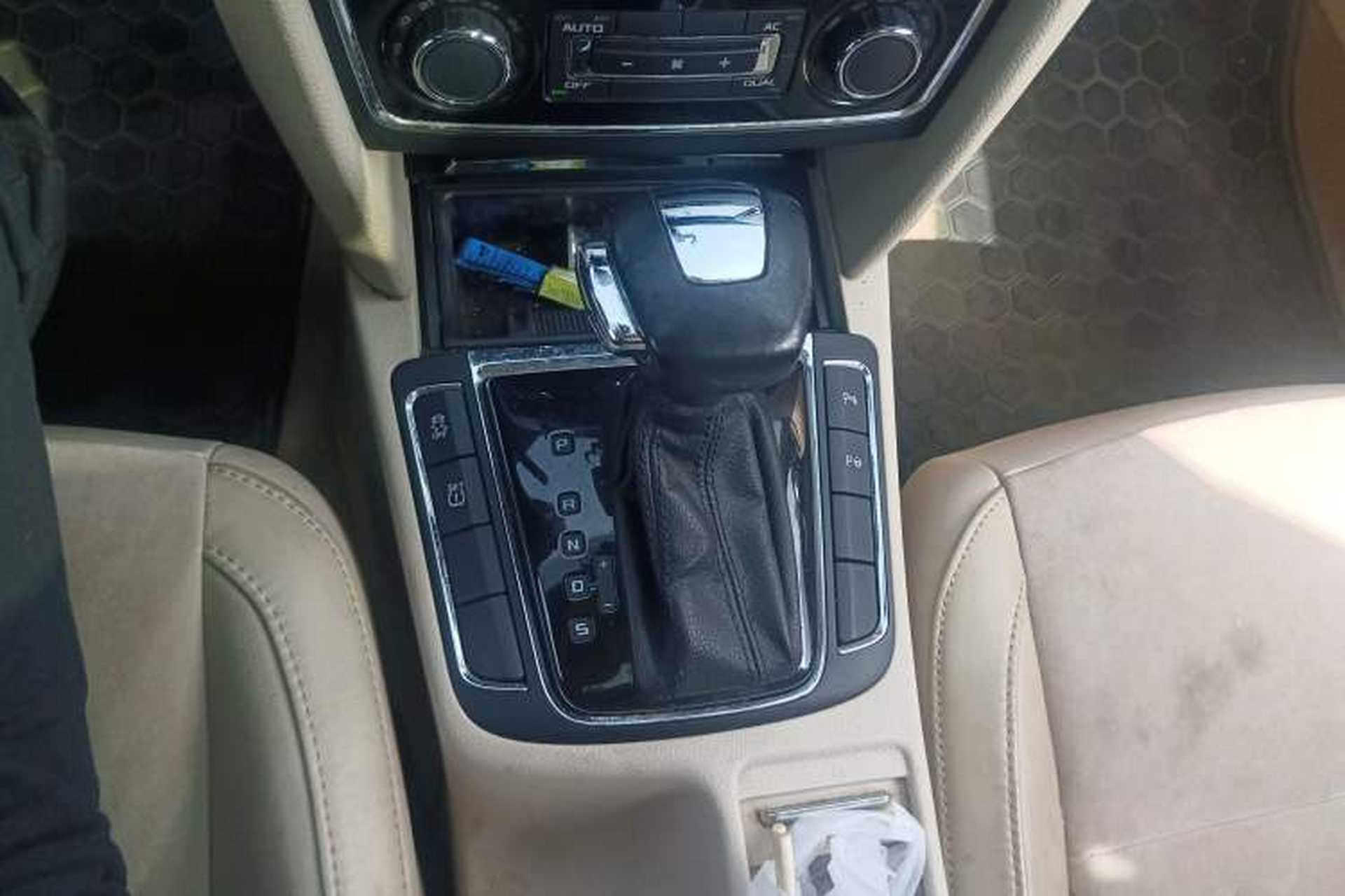 Used Skoda Superb 2009 2.0 TSI Automatic Luxury Edition Gear Lever