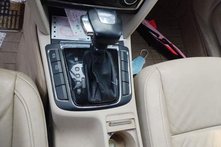 Used Skoda Superb 2009 1.8TSI Automatic Prestige Edition Gear Lever