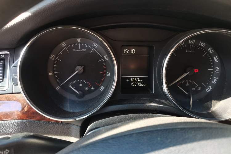 Used Skoda Superb 2009 1.8TSI Automatic Elegant Edition Instrument Cluster