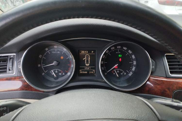 Used Skoda Superb 2009 1.8TSI Automatic Prestige Edition Instrument Cluster