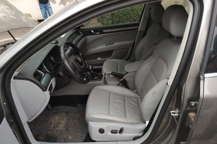 Used Skoda Superb 2009 1.8TSI Automatic Prestige Edition Left Front Seat