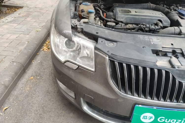 Used Skoda Superb 2009 1.8TSI Automatic Prestige Edition Right Front Headlight