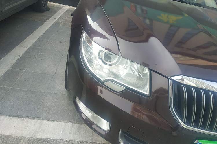 Used Skoda Superb 2009 1.8TSI Automatic Luxury Edition Right Front Headlight