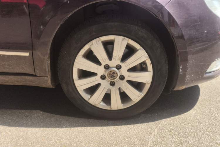 Used Skoda Superb 2009 1.8TSI Automatic Prestige Edition Right Front Wheel Hub
