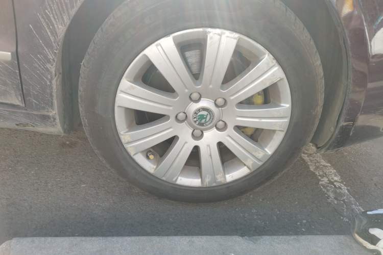 Used Skoda Superb 2009 1.8TSI Automatic Elegant Edition Right Front Wheel Hub