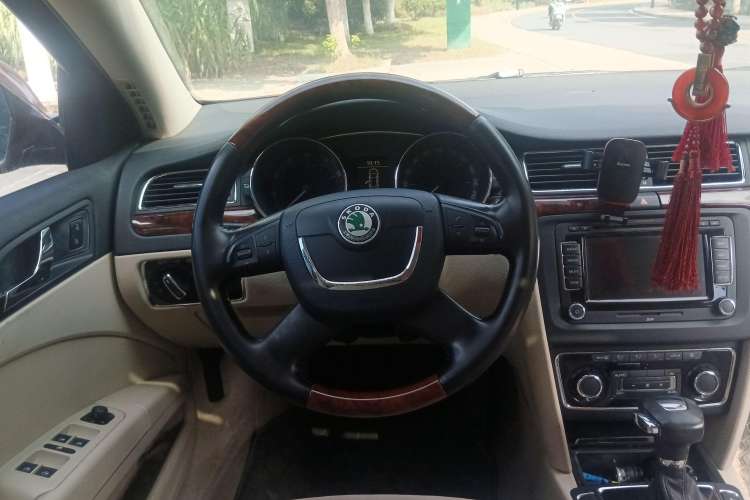 Used Skoda Superb 2009 2.0 TSI Automatic Luxury Edition Steering Wheel