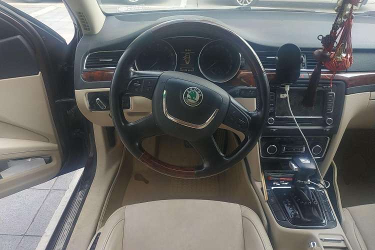 Used Skoda Superb 2009 1.8TSI Automatic Luxury Edition Steering Wheel