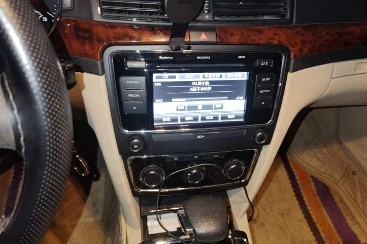 Used Skoda Superb 2009 1.8 TSI Automatic Zhiya Edition Audio And AC Panel