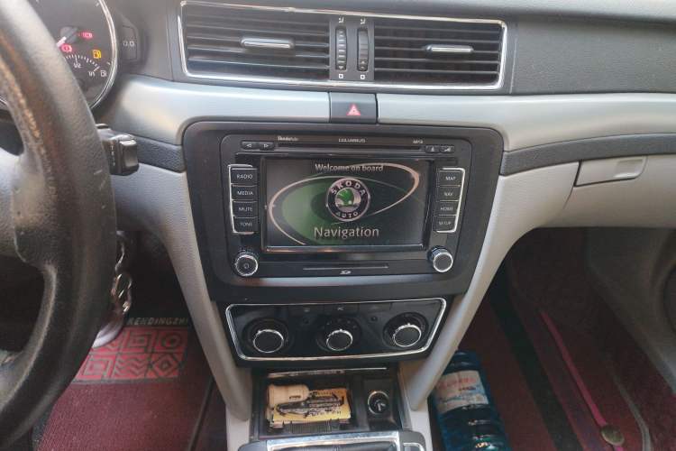 Used Skoda Superb 2009 1.8 TSI Manual Zhiya Edition Audio And AC Panel