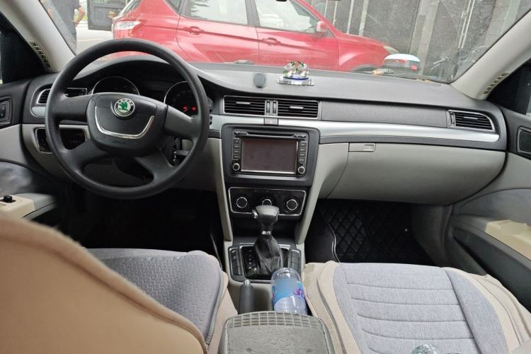 Used Skoda Superb 2009 1.8 TSI Automatic Zhiya Edition Center Console