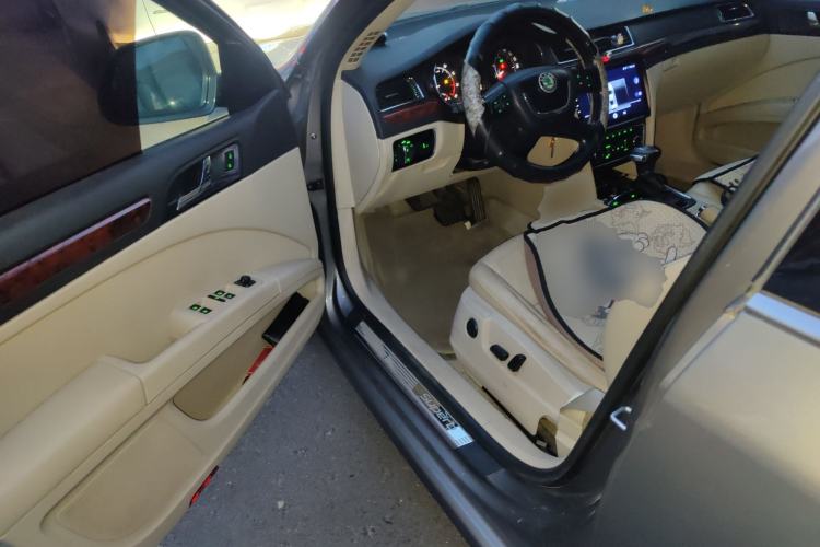 Used Skoda Superb 2009 2.0 TSI Automatic Prestige Edition Driver Seat