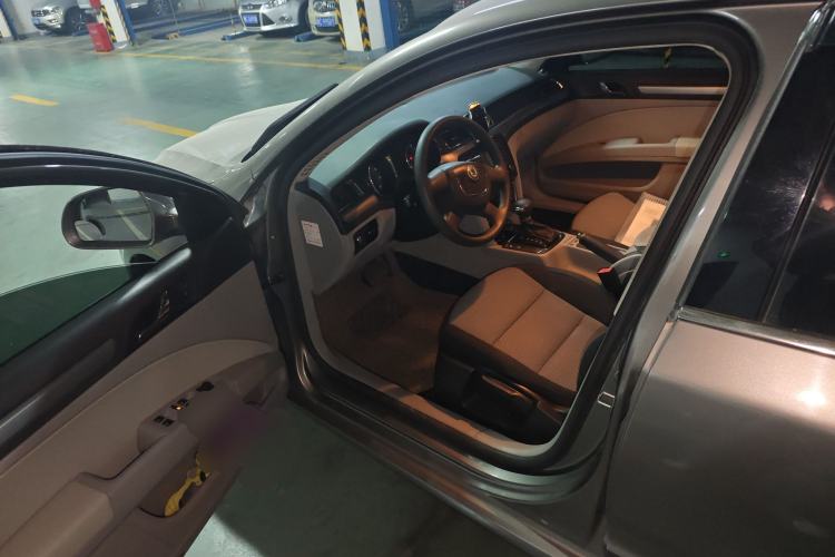 Used Skoda Superb 2009 1.8 TSI Automatic Zhiya Edition Driver Seat