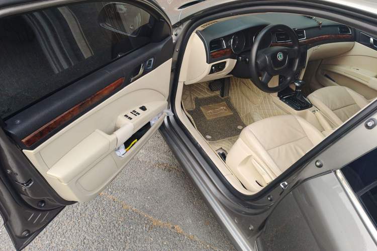 Used Skoda Superb 2009 1.8TSI Automatic Elegant Edition Driver Seat