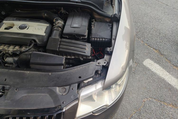 Used Skoda Superb 2009 1.8TSI Automatic Elegant Edition Engine Bay Left
