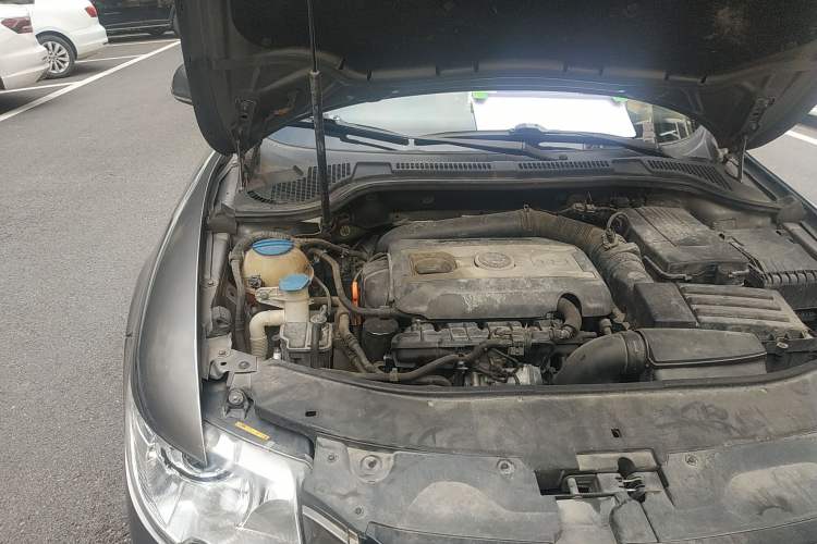 Used Skoda Superb 2009 1.8TSI Automatic Luxury Edition Engine Bay Right