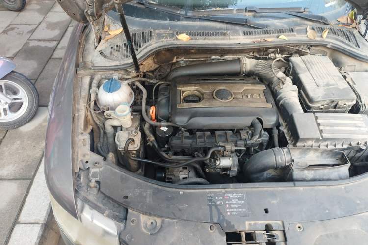 Used Skoda Superb 2009 1.8 TSI Manual Zhiya Edition Engine Bay Right